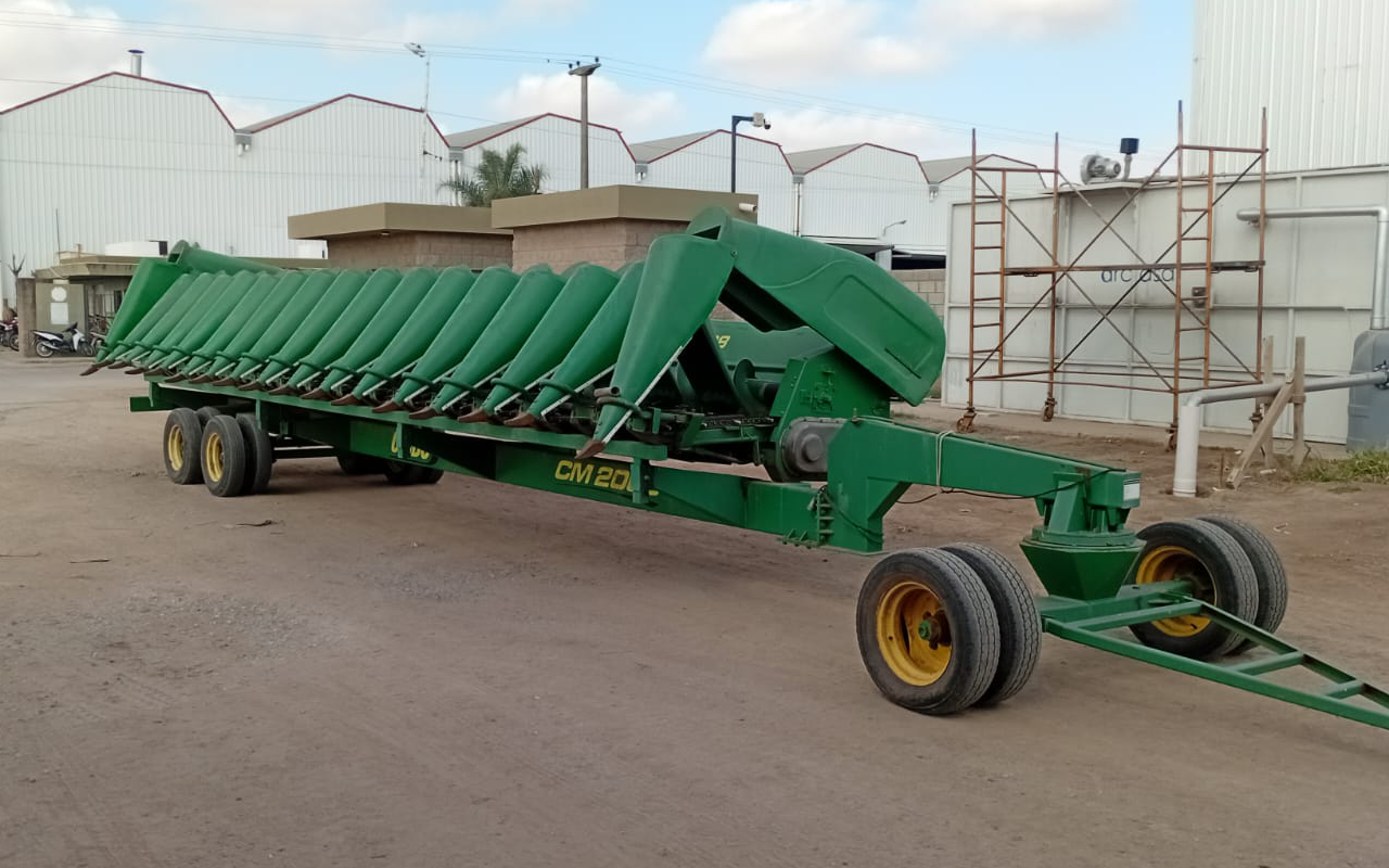 Cabezal maicero Usado – 16 surcos a 52cm – INT 687